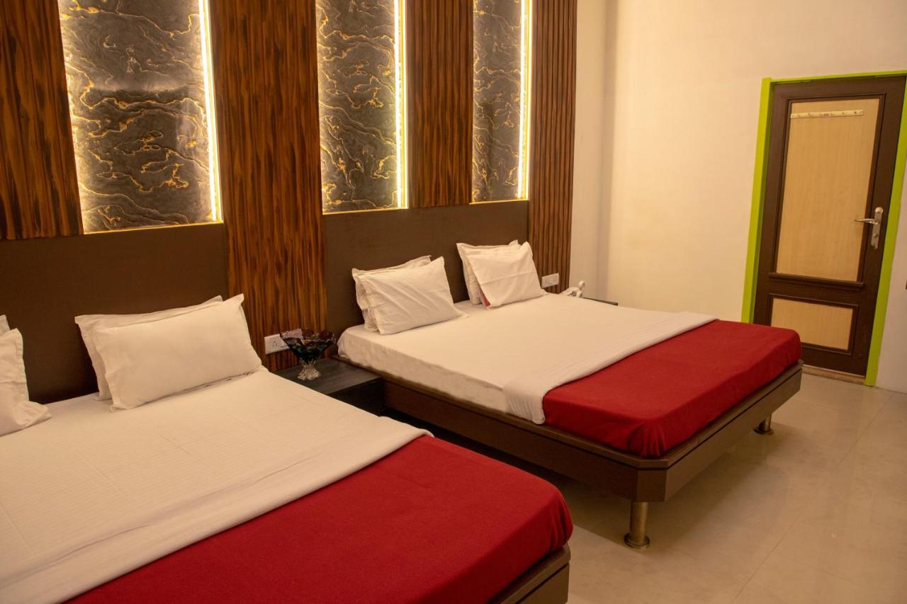 Empire Royale Hotel Мумбаи Экстерьер фото